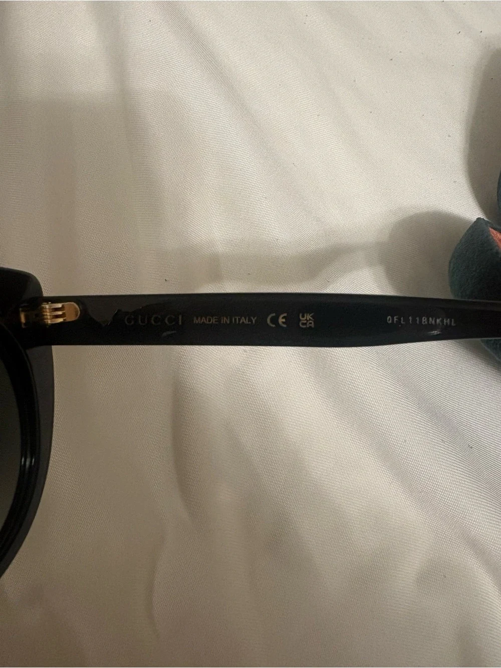 Gucci Black Round Sunglasses with green Case